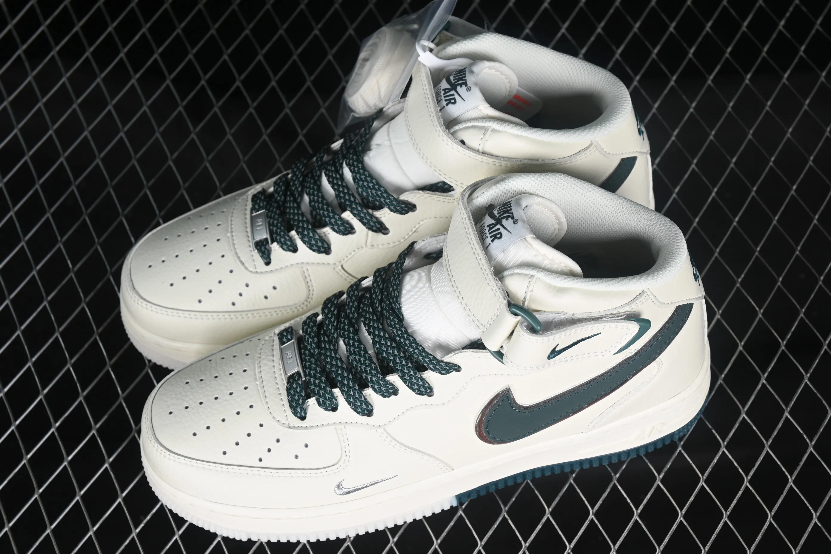 All categories Nk Air Force 1 Air Force series Nk Air Force 1 Mid Air Force mid-top Nk Air Force 1'07 Mid Beige and green two-color bottom Starry Air Force One mid-top casual sneakers XL0236-235